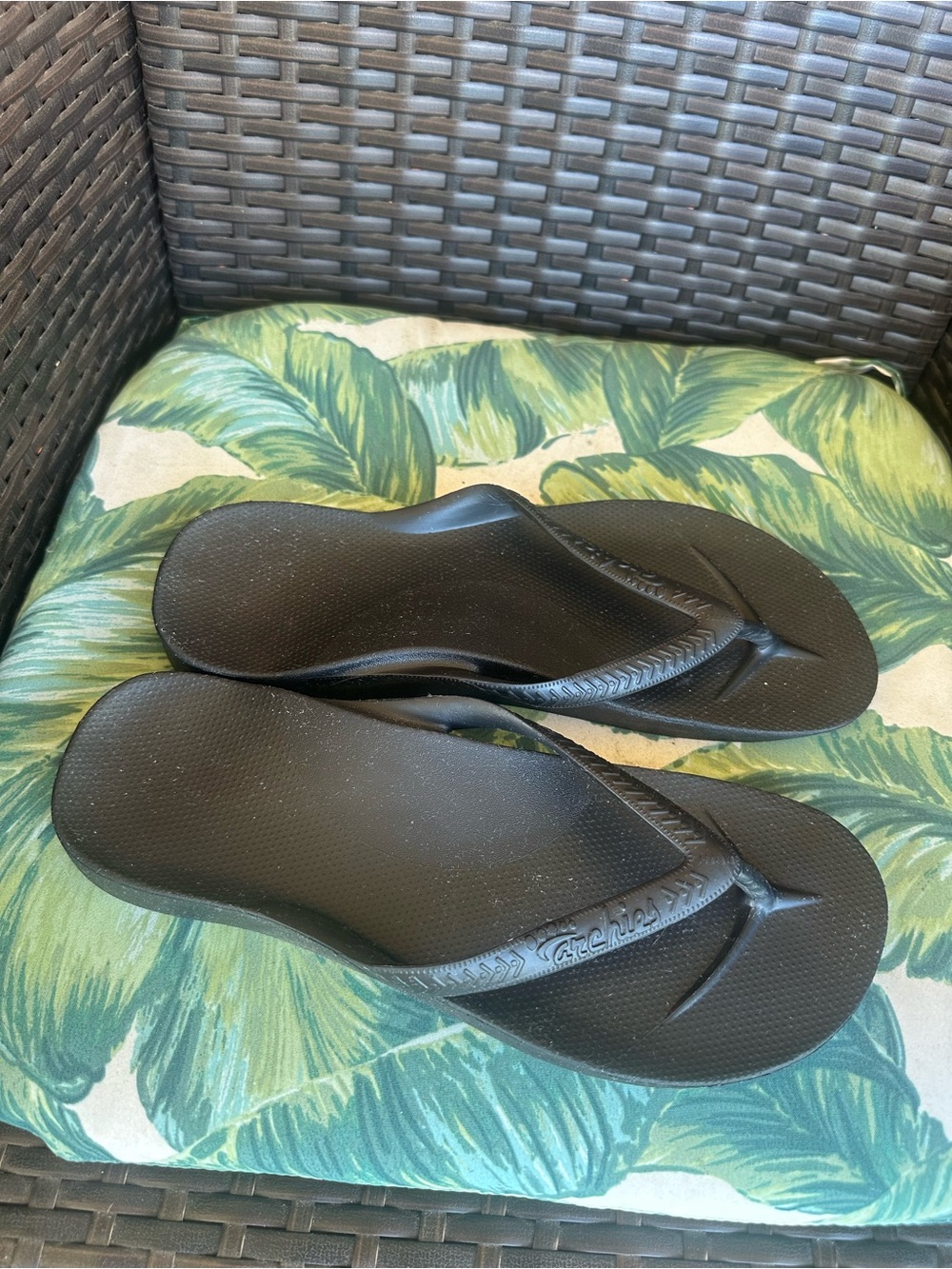 Women's Black Flip Flop Sandals - Classic Everyday Comfort - Picture 2 of 5